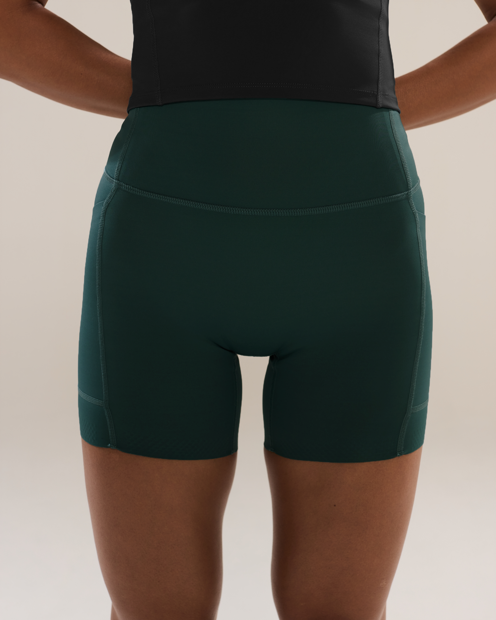 42compression-shorts-strike-4.png
