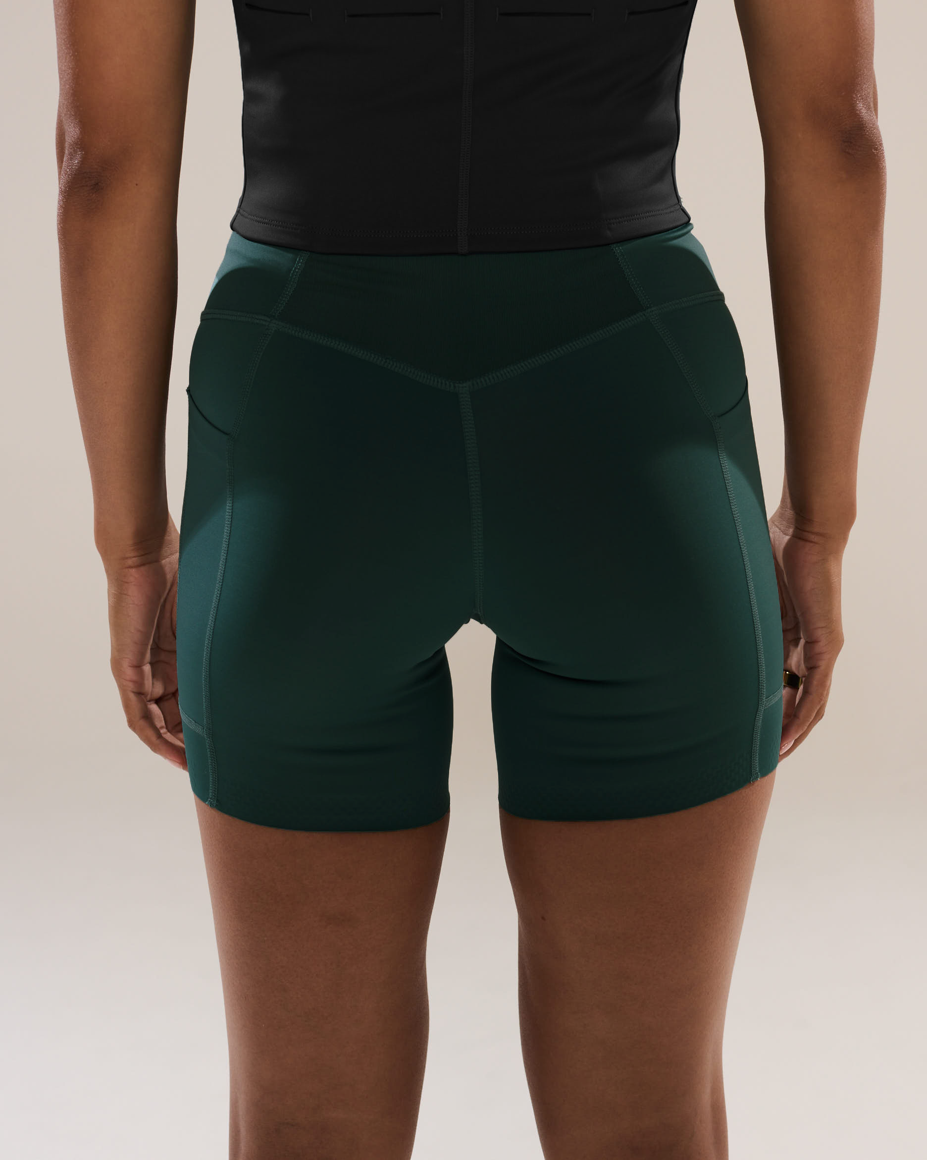42 Compression Shorts in Strike