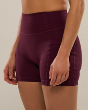 Pocket Shorts (Biker 6") in Winetasting