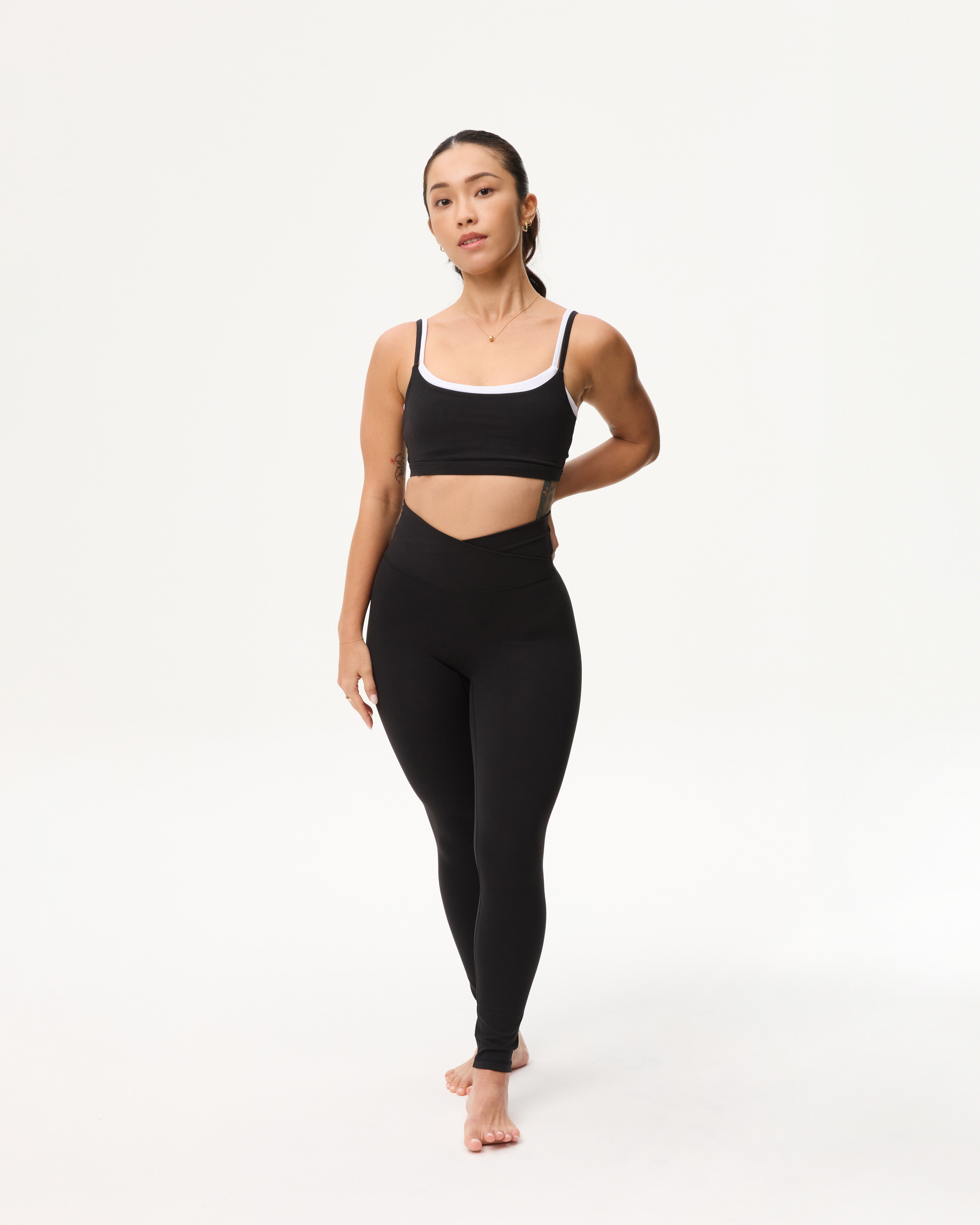 V Leggings (Full 24") in Black Sesame