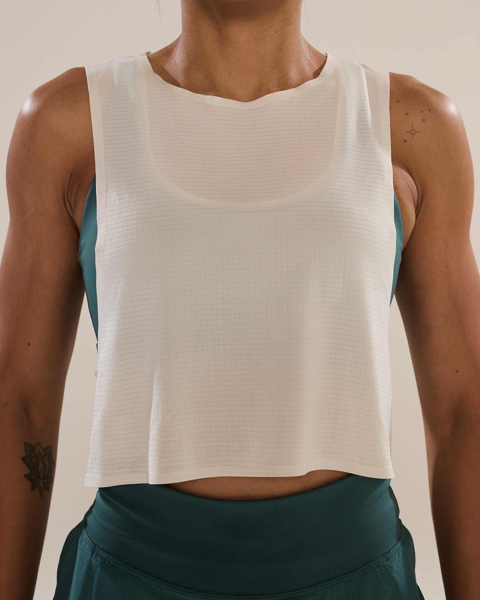 Easy Run Crop Tank in Onyx