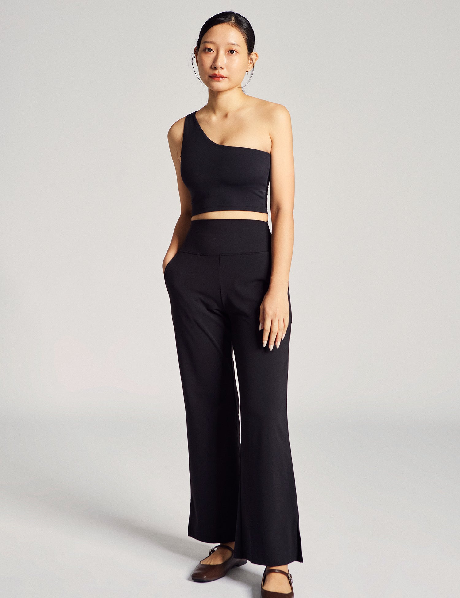 Toga-Longline-Black-Sesame-1_09cfe1e1-57b4-4d6c-999f-34c03597b272.jpg