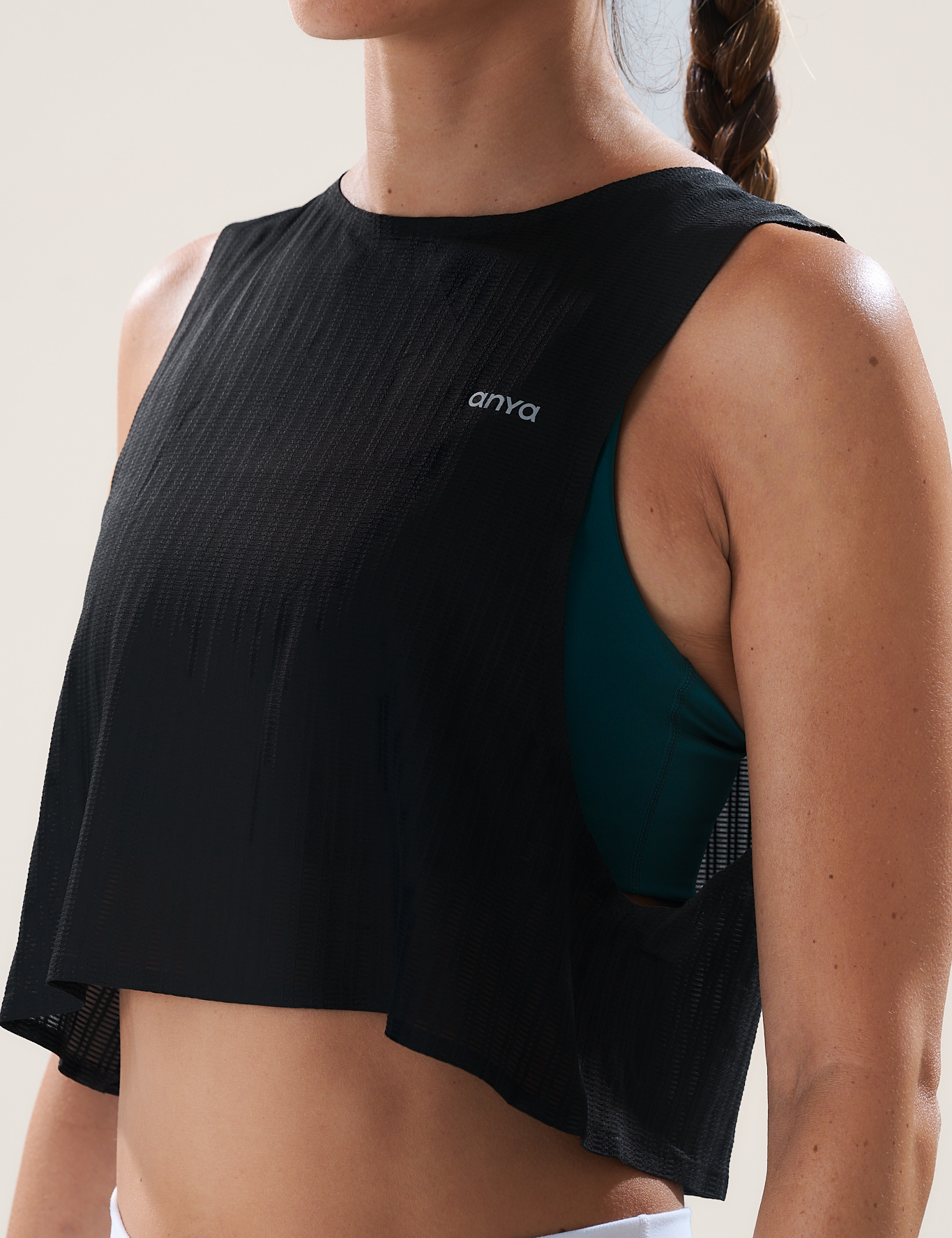 anya-easy-run-crop-tank-black.png