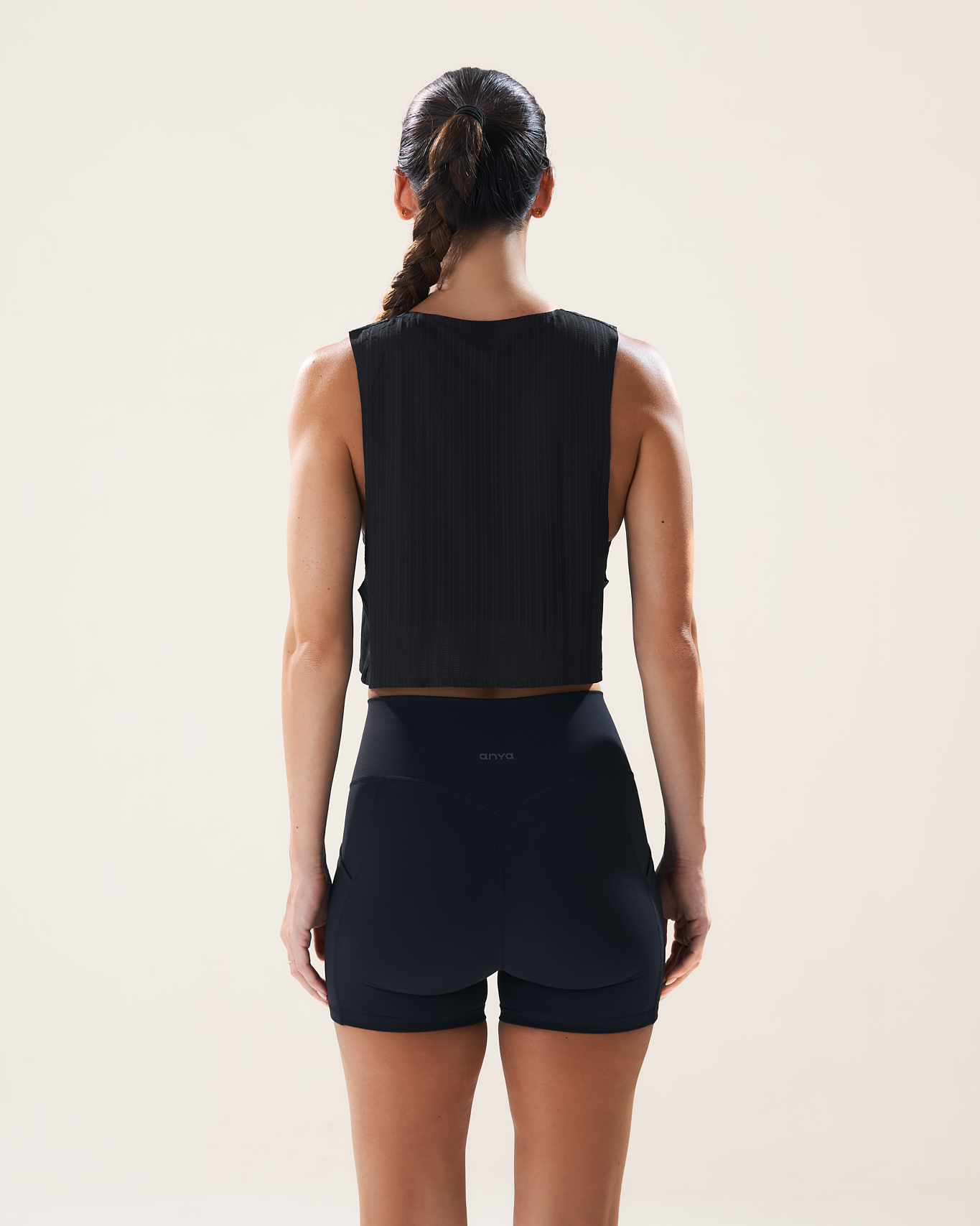 Easy Run Crop Tank in Black Sesame