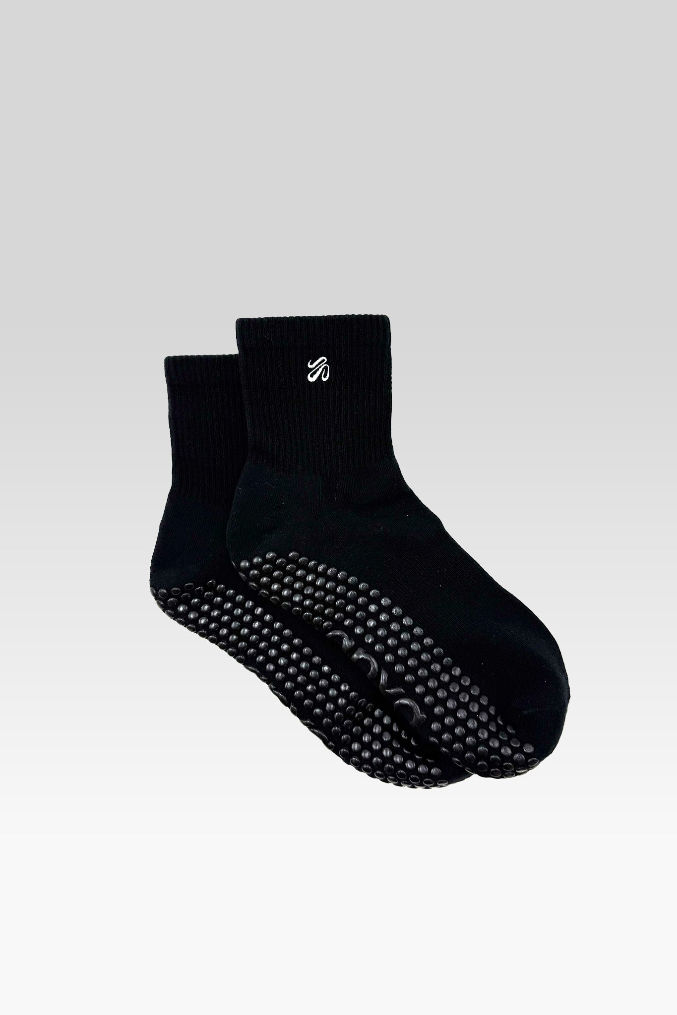 anya-ecomm-grip-socks-black-sesame_90270b65-4d88-4c1b-a22d-44b510077170.jpg