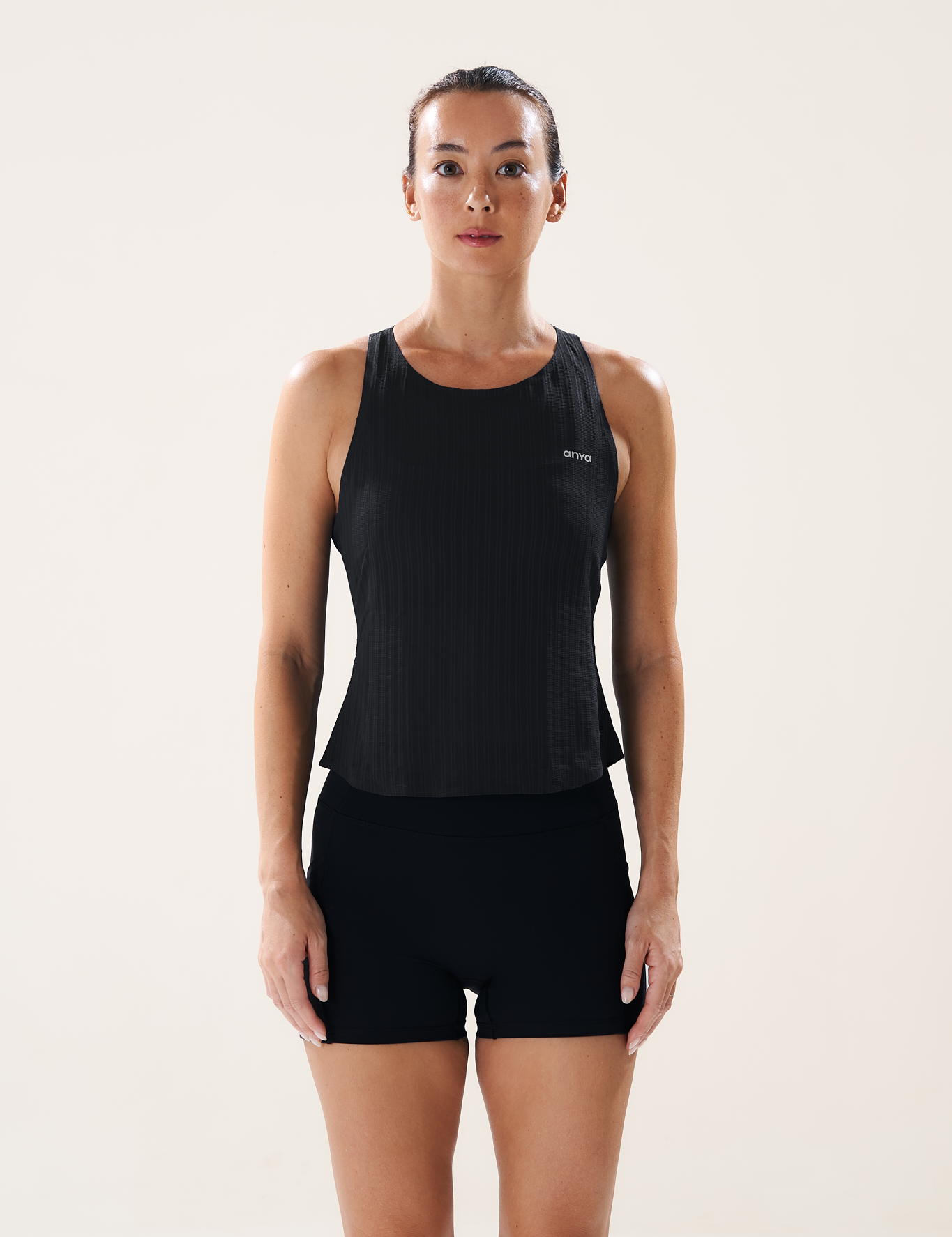 anya-long-run-singlet-black_2.png