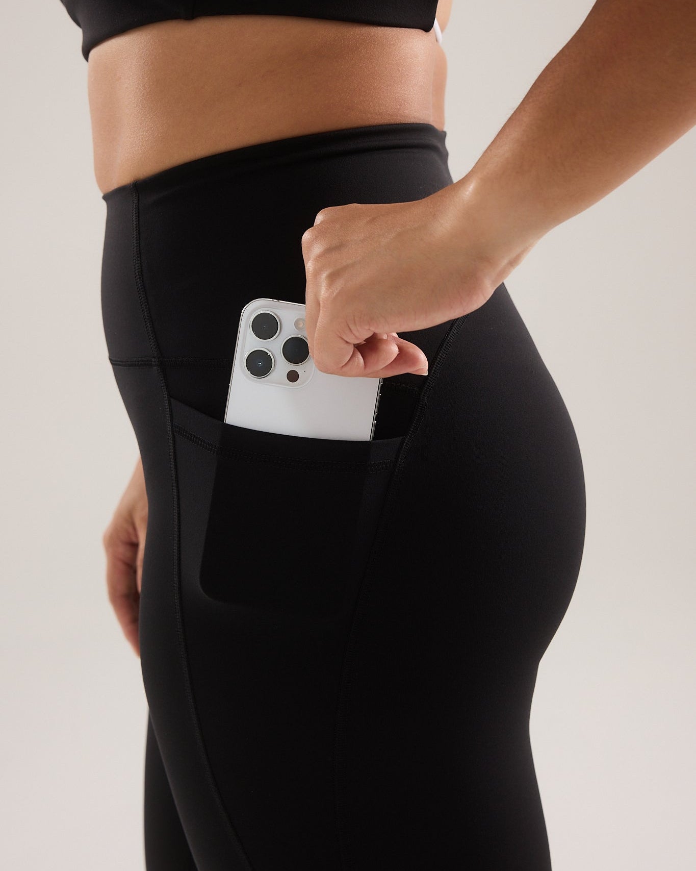 Contour Pocket Leggings (Full 24") in Black Sesame