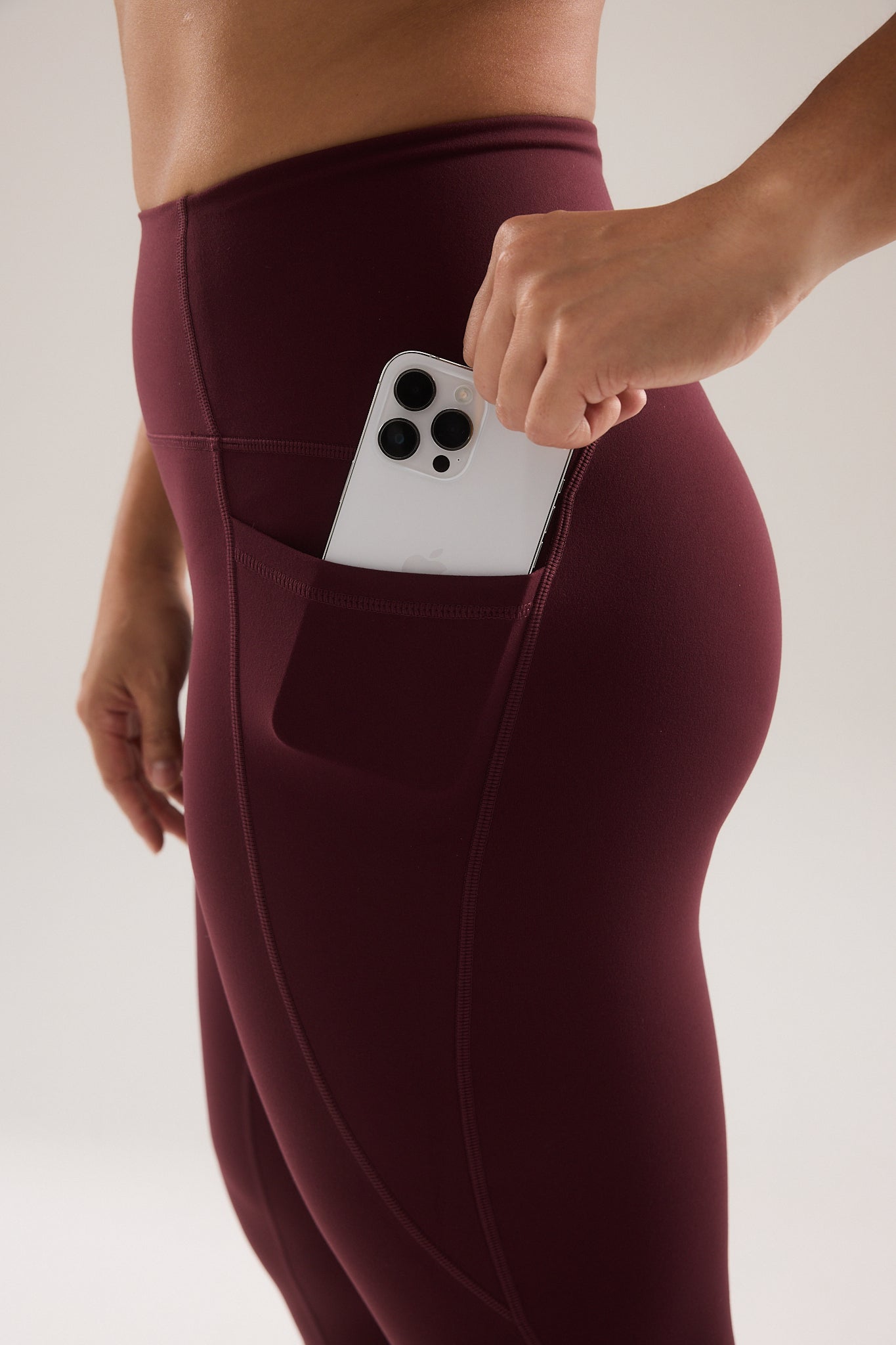 Contour Pocket Leggings (Full 24") in Sister