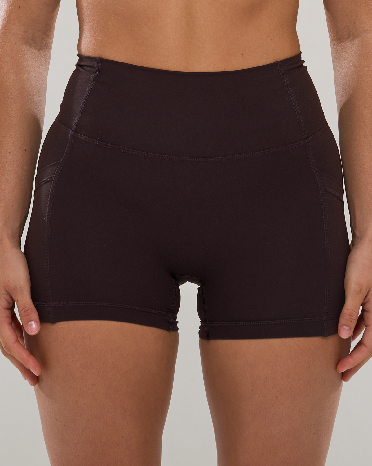 focus-pocketshorts4-ganache-2.png