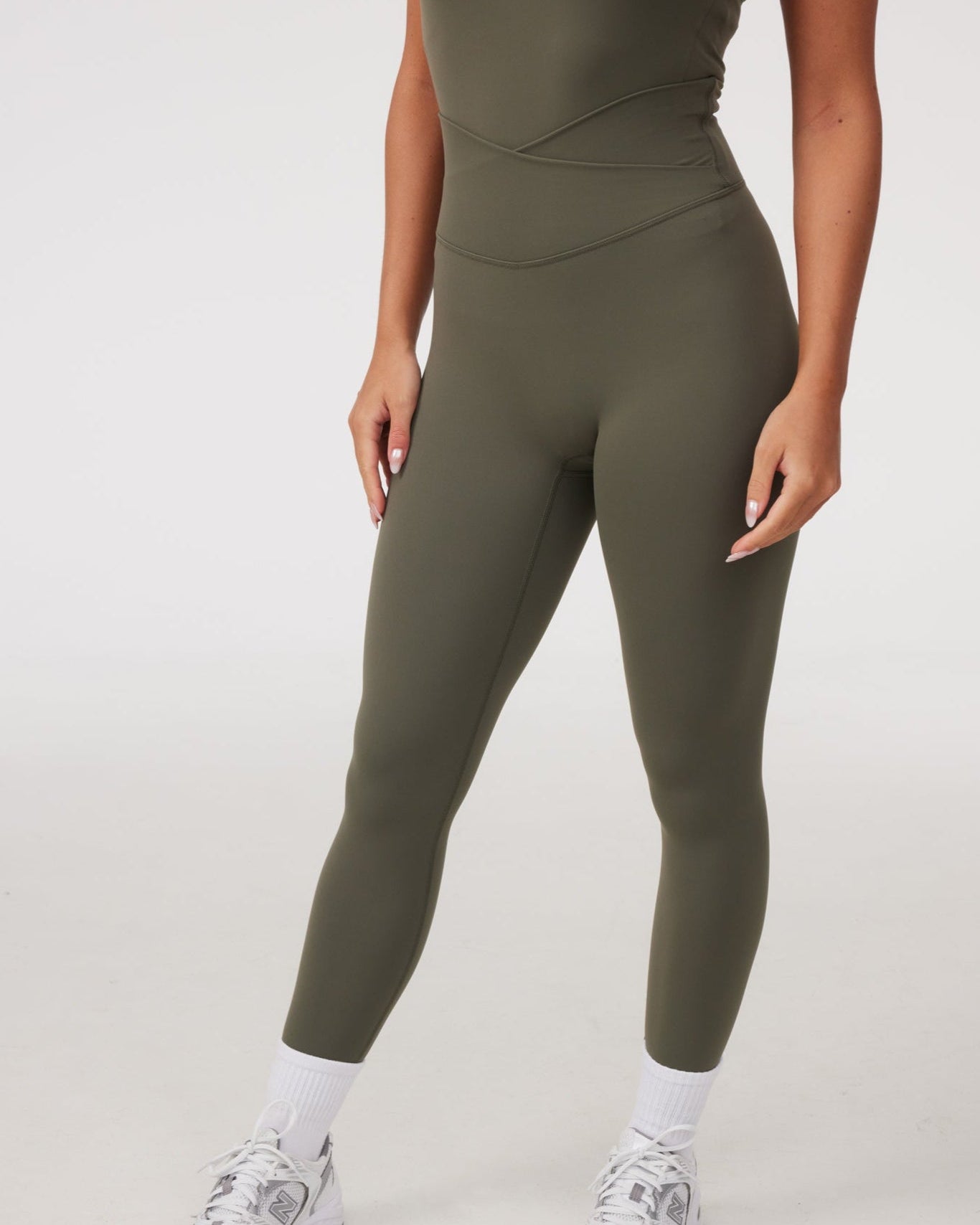 V Leggings (Full 24") in Avocado