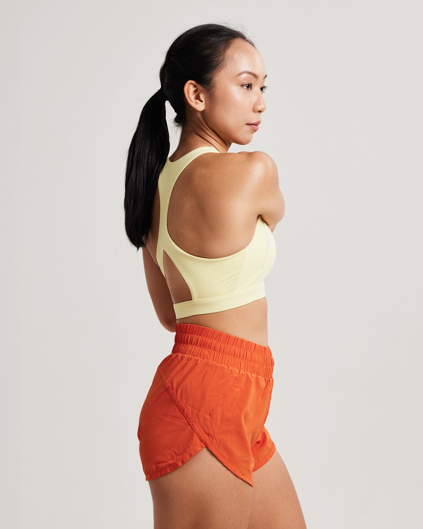 high-neck-bra-earlybird_4.jpg