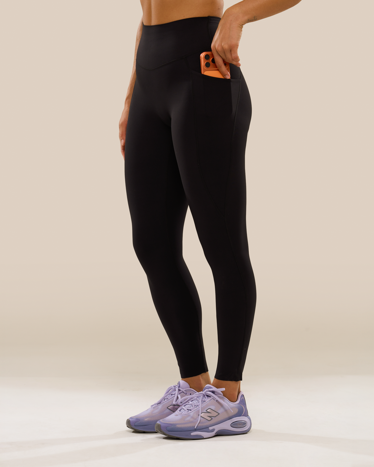 Contour Pocket Leggings 2.0 in Black Sesame