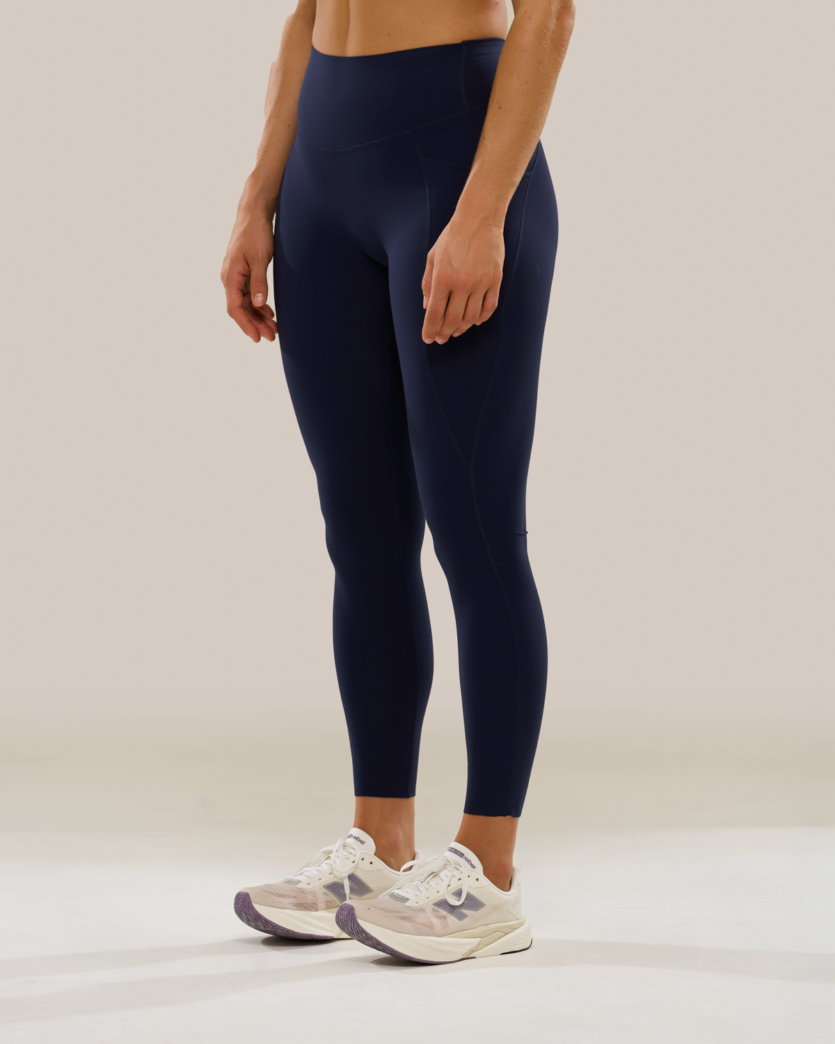 Contour Pocket Leggings 2.0 in Dive