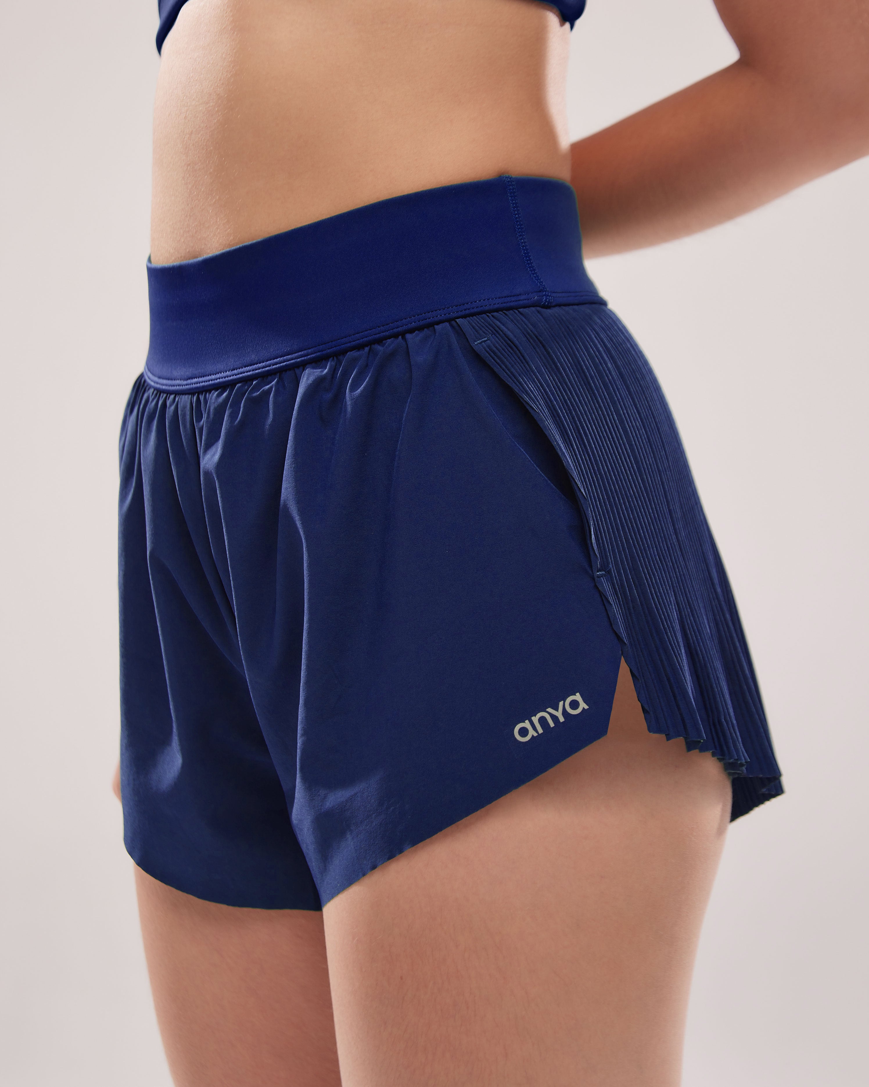 mileagebra-splitshorts-noinner-dive-3.jpg