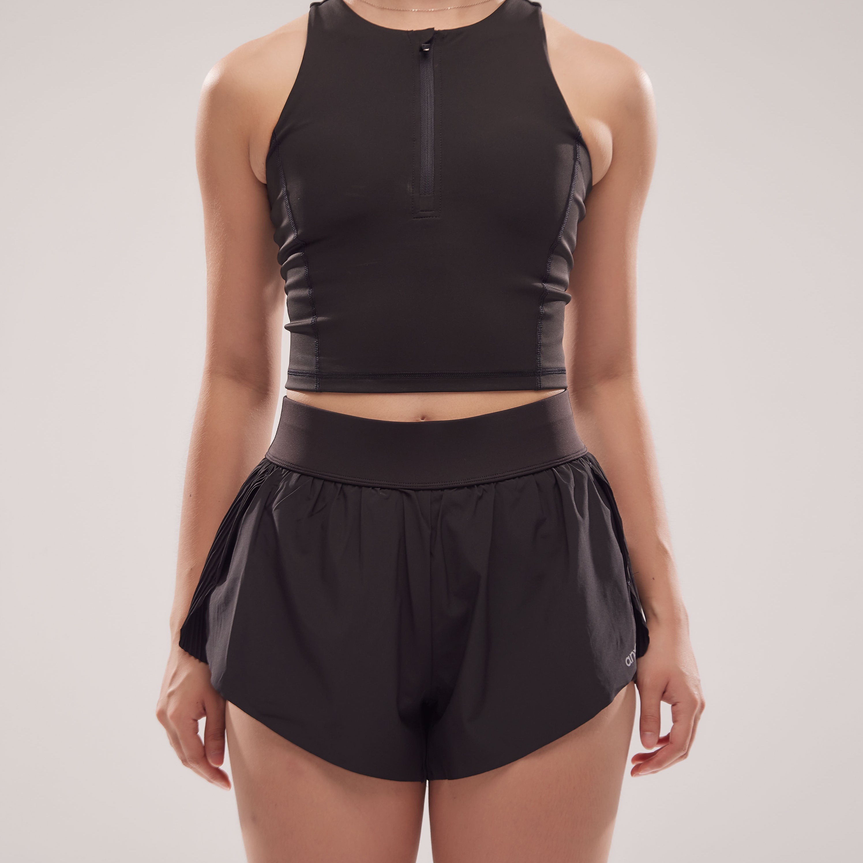 racedayhighneck-splitshorts-blacksesame-10.jpg