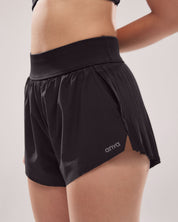 Split Shorts 2.0 in Black Sesame