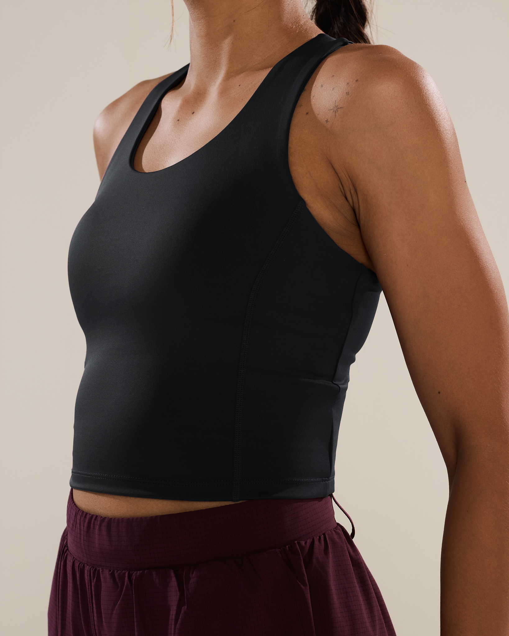 Run Strong Longline Bra in Black Sesame