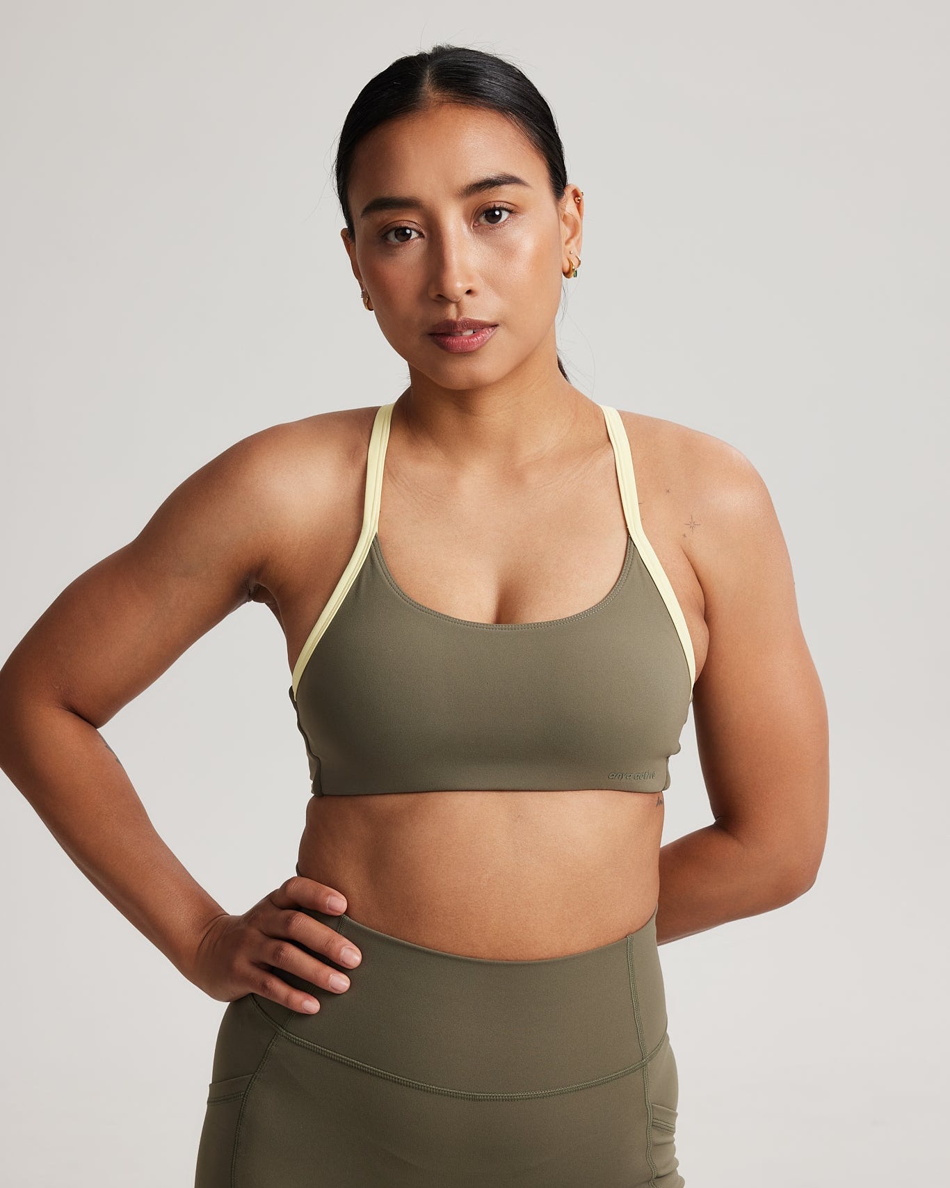 Twist Bra (Contrast) in Avocado