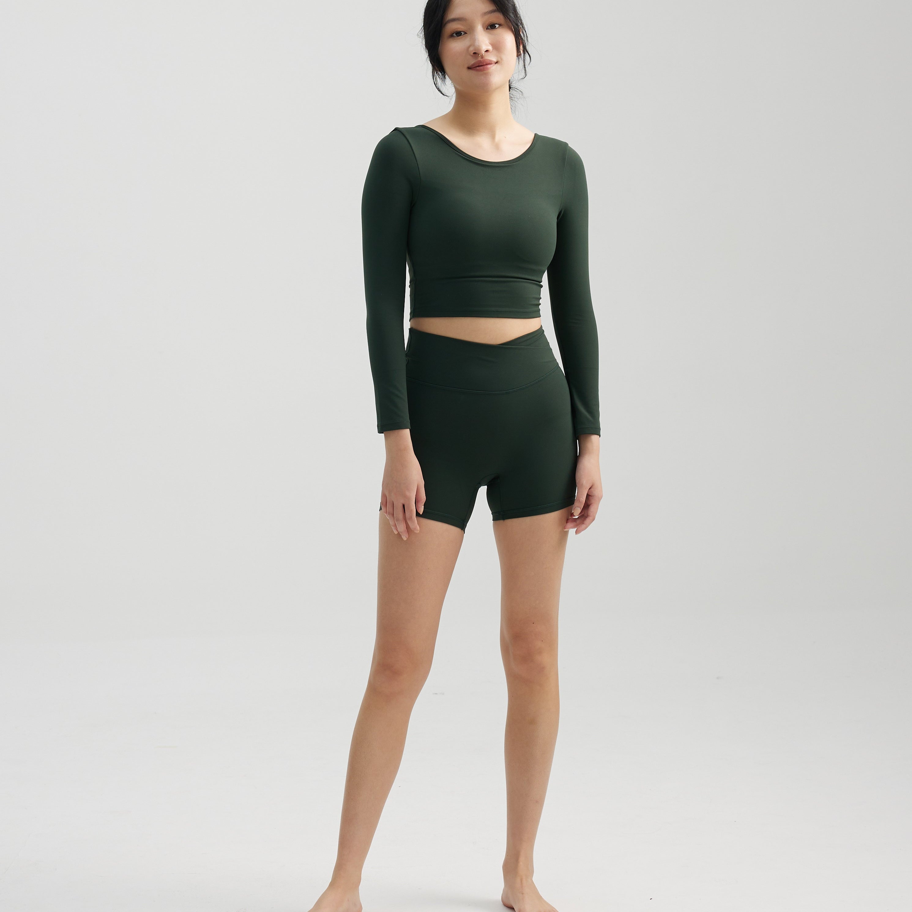 v-shorts-basil_1.jpg