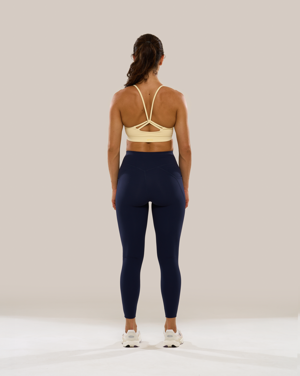 wispy-lemony-leggings-dive-3.png